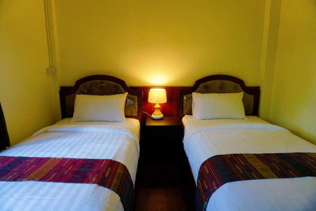 Punyin Hotel Inthanon -ปั้นหยิ่น โฮเทล Chom Thong Bagian luar foto